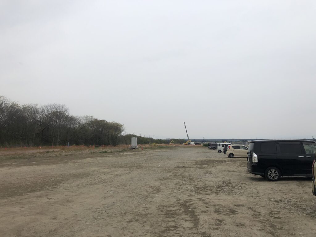 北方マス釣り場の駐車場